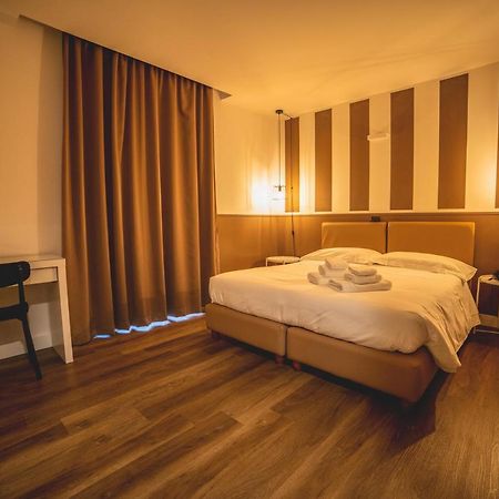 Hotel Continental Reggio Calabria Esterno foto