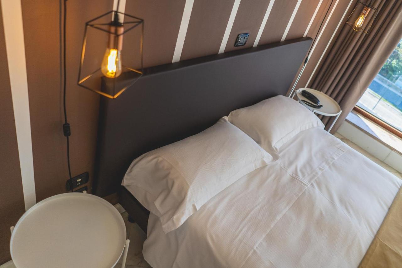 Hotel Continental Reggio Calabria Esterno foto