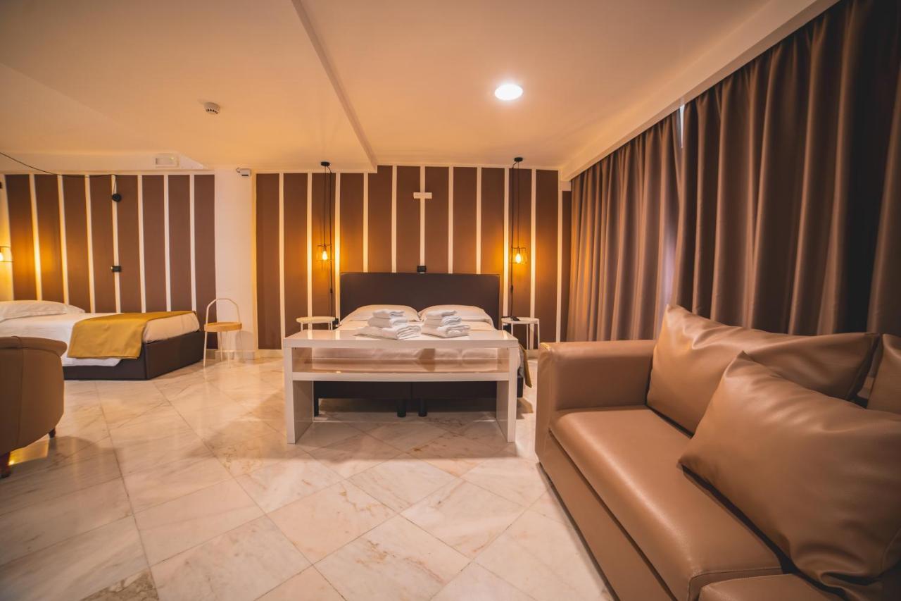 Hotel Continental Reggio Calabria Esterno foto