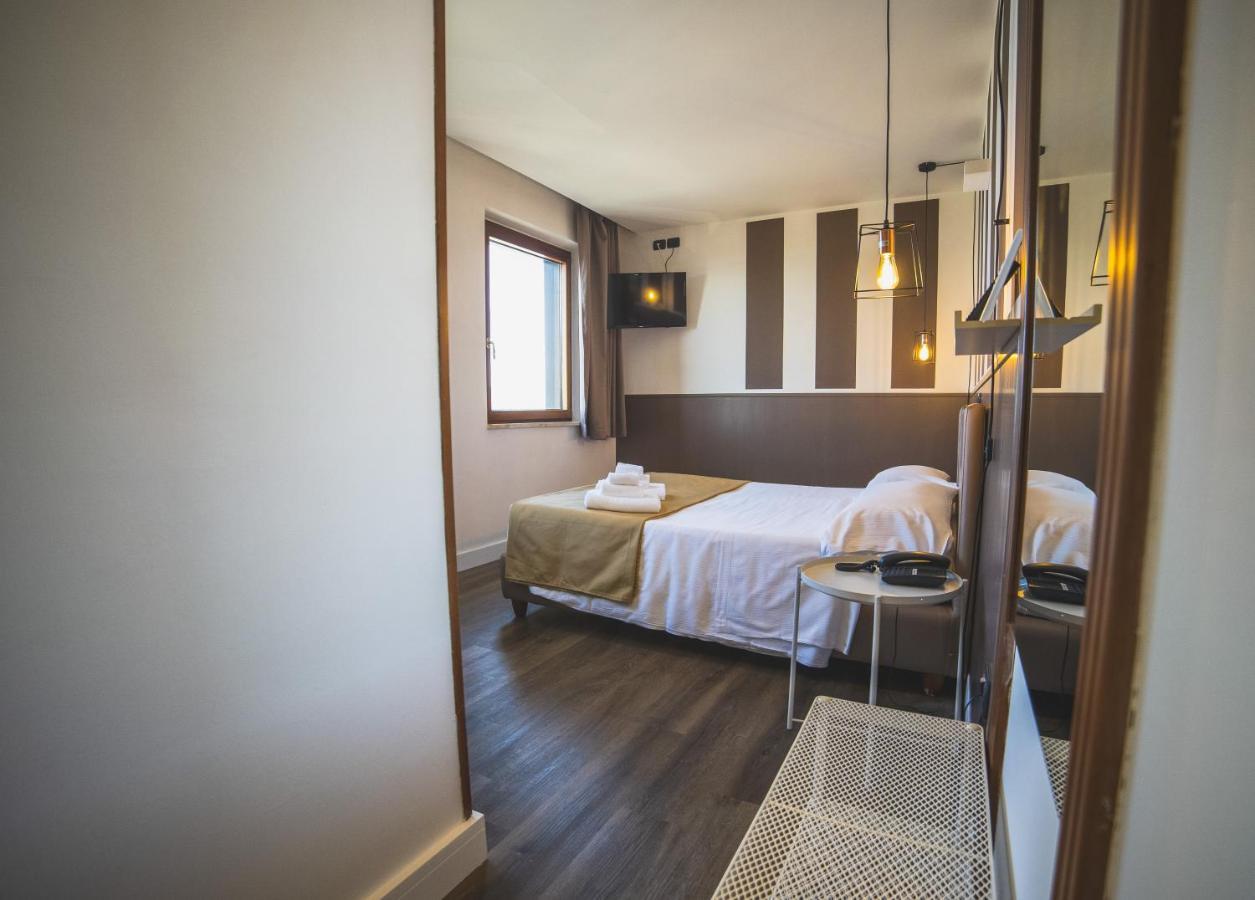 Hotel Continental Reggio Calabria Esterno foto