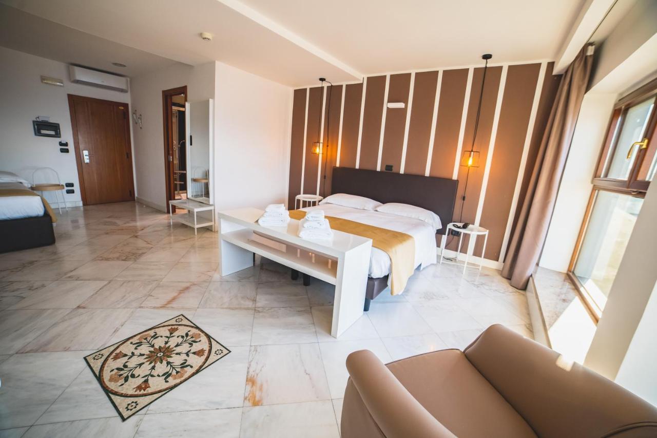 Hotel Continental Reggio Calabria Esterno foto