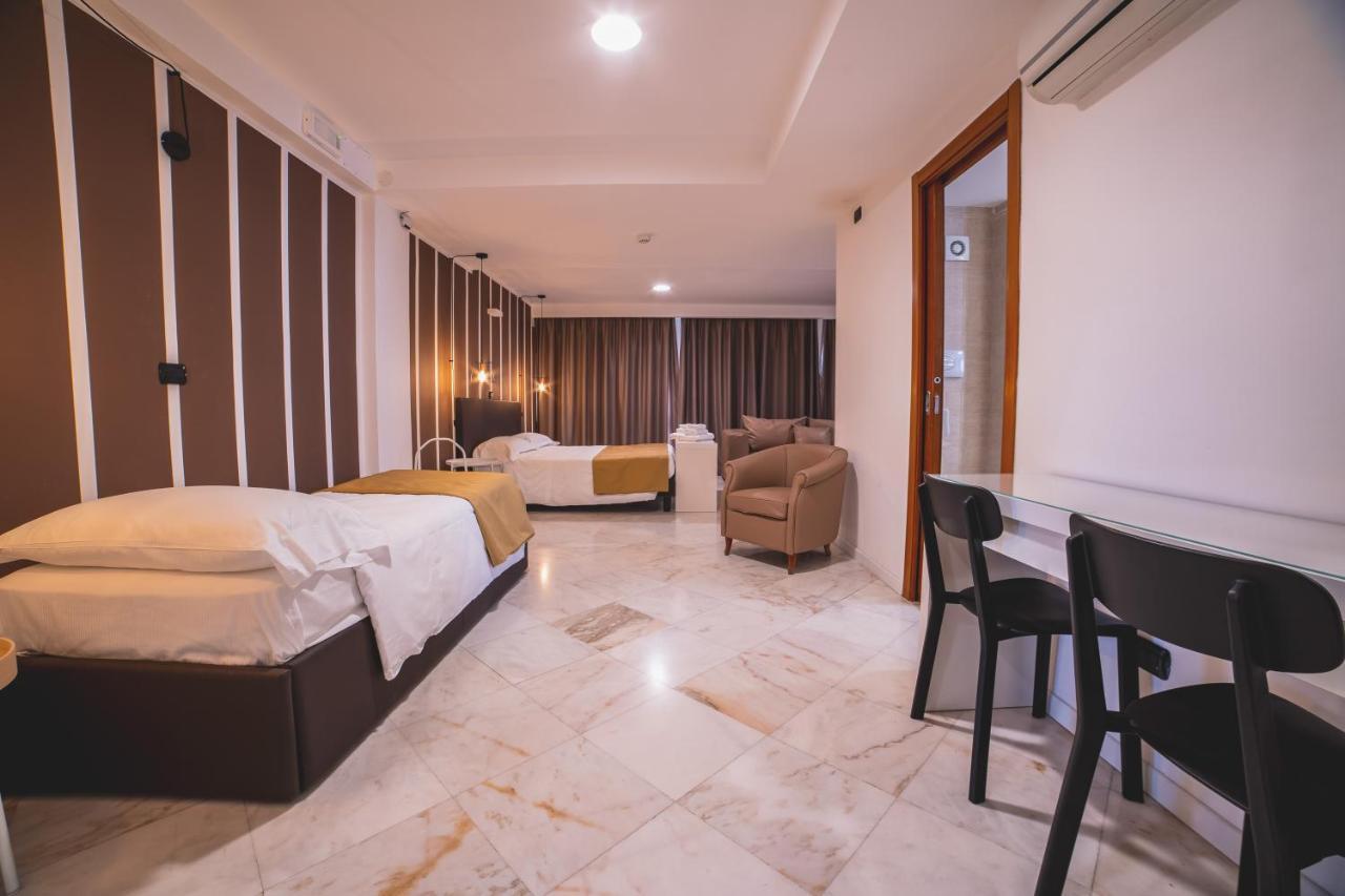 Hotel Continental Reggio Calabria Esterno foto