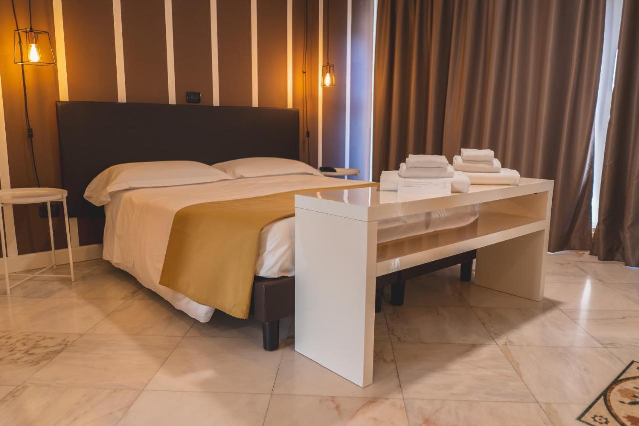 Hotel Continental Reggio Calabria Esterno foto