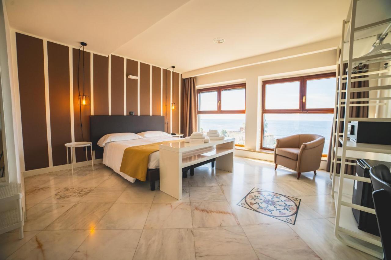 Hotel Continental Reggio Calabria Esterno foto