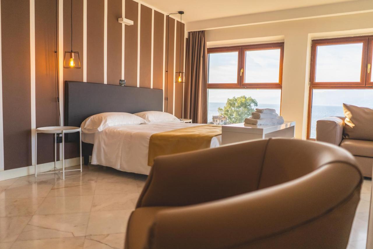 Hotel Continental Reggio Calabria Esterno foto